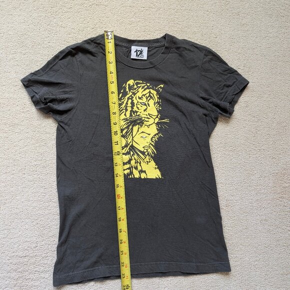 Sam Flores Tiger Baby Upper Playground Original 12 Grain T-shirt Women's Small - Picture 7 of 7